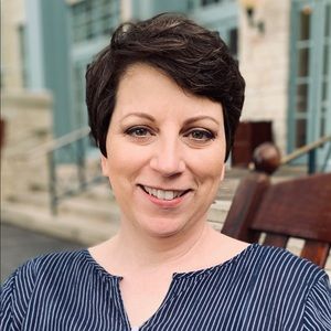 Meet your Posher, Julie